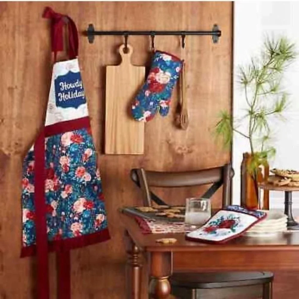 Pioneer Woman Howdy Holiday Kitchen Apron Potholder Mitt Set New
